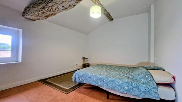 Magnifique maison rénovée au cœur du village d'Aiguillon – 150 m² habitables avec jardin