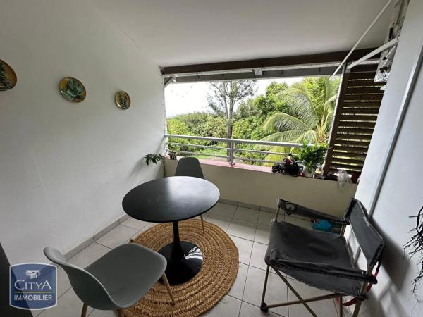 Appartement à louer 2 pièces 33.3m² Saint-Denis (97490)