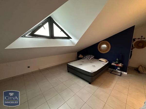 Appartement à louer 2 pièces 33.3m² Saint-Denis (97490)