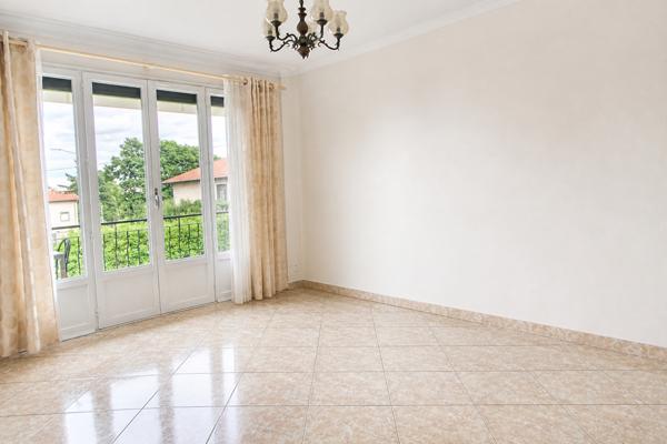 Secteur Cluzel ? Maison individuelle T4 de 106 m² avec garage double et jardin arboré