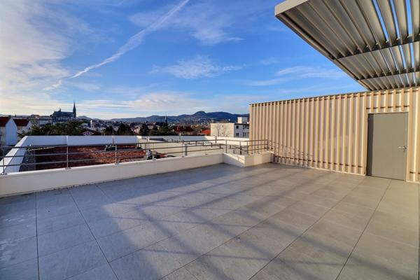 DERNIER ETAGE + TERRASSE VUE PANORAMIQUE