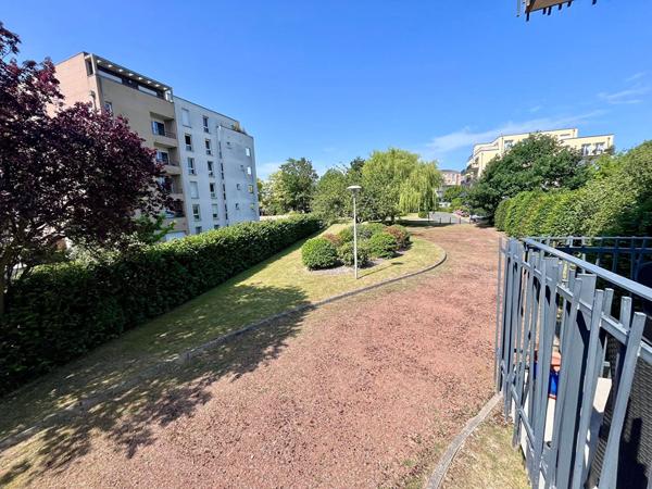 Appartement à Calais 5 de 80 m2 avec ascenseur, 2 chambres, balcon, garage, cave