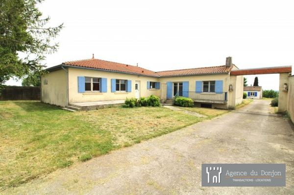 Maison ancienne Chaniers 301 m²
