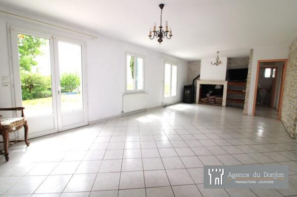 Maison ancienne Chaniers 301 m²