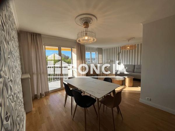 Location Appartement 4 pièces 97.1 m² - 6 rue Auguste Beuneux Laval 53000