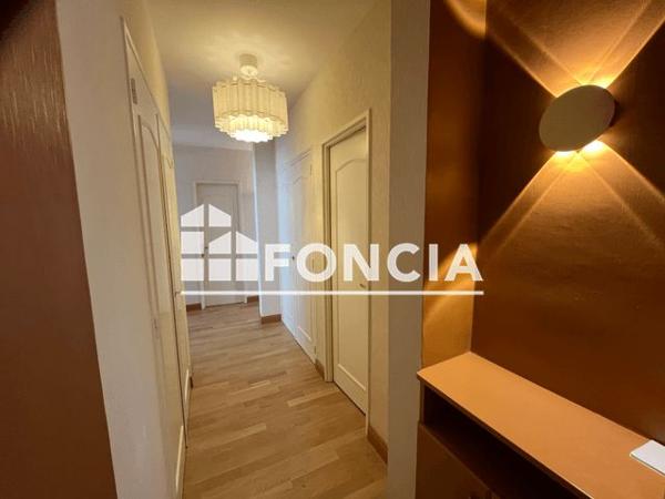 Location Appartement 4 pièces 97.1 m² - 6 rue Auguste Beuneux Laval 53000