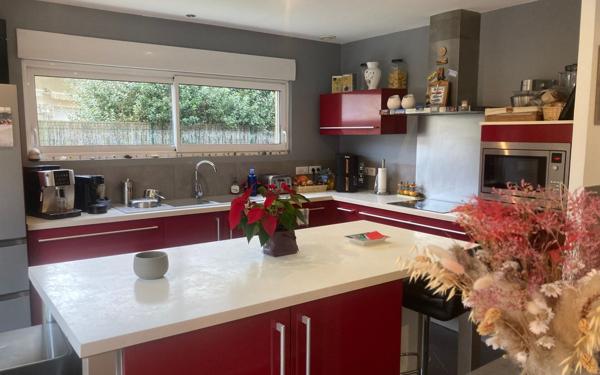 Maison à vendre    5 pièces •  Léon