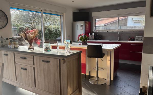 Maison à vendre    5 pièces •  Léon