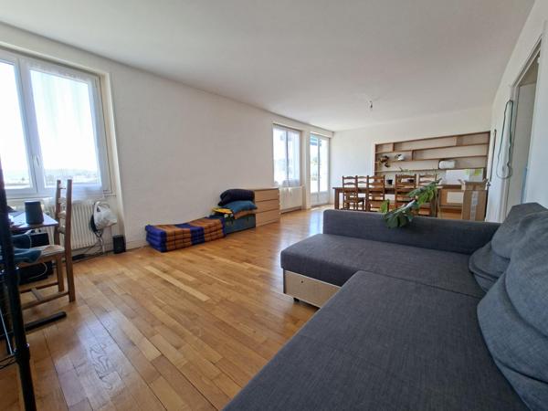 À louer Appartement T3 avec balcon, garage et cave - Clermont-Province
