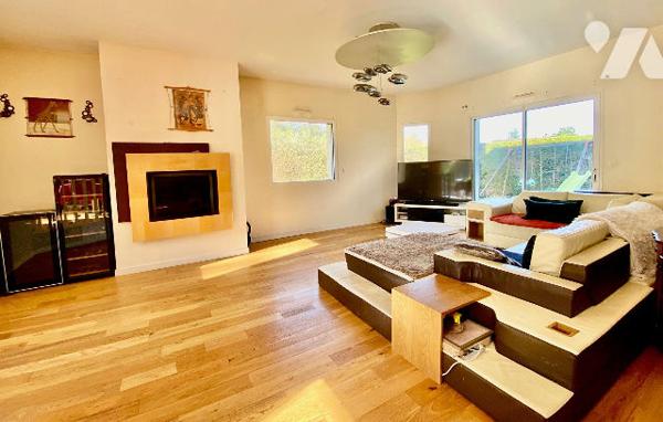 BRUZ - GOLF DE CICE BLOSSAC - Vaste maison de 200m² avec piscine