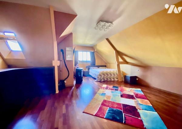 BRUZ - GOLF DE CICE BLOSSAC - Vaste maison de 200m² avec piscine