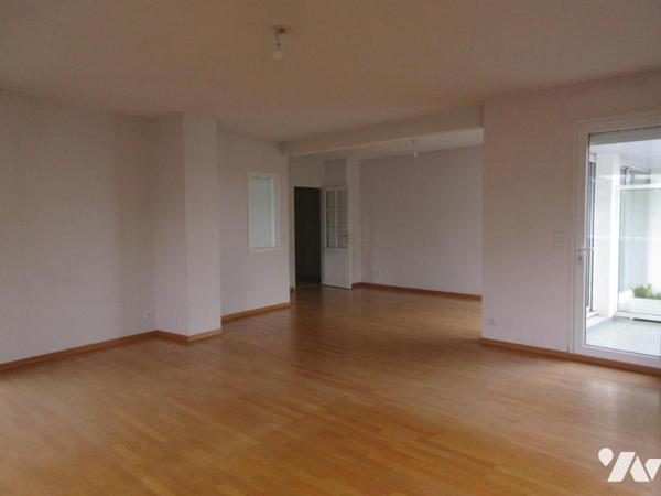 VANNES HYPER CENTRE APPARTEMENT 2 CHAMBRES - GARAGE - 2 CAVES