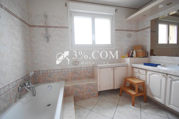 Maison 6 pièce(s) 4 chambre(s) 180 m²