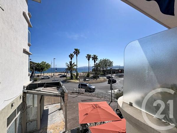 Appartement F3 à vendre  3 pièces - 51 m 2   LES ISSAMBRES  - 83