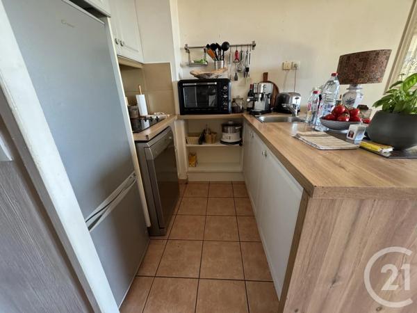 Appartement F3 à vendre  3 pièces - 51 m 2   LES ISSAMBRES  - 83