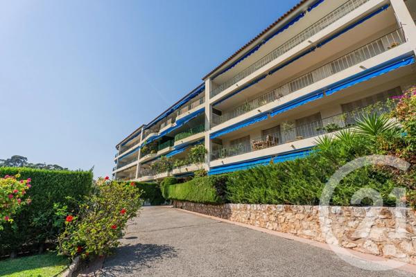 Appartement F3 à vendre  3 pièces - 64,01 m 2   VILLEFRANCHE SUR MER  - 06
