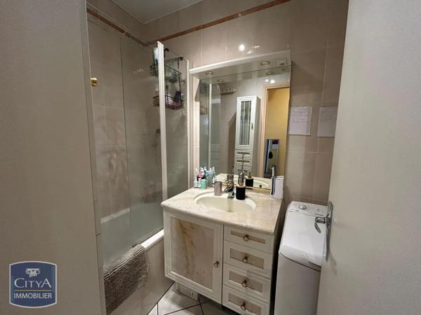 Appartement à louer 1 pièce 41.72m² Lyon (69008)