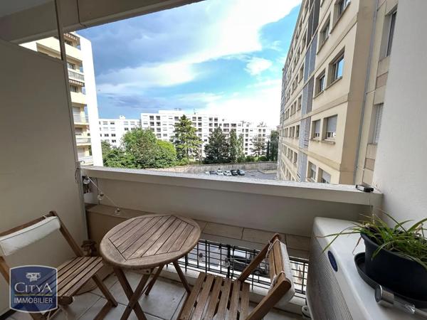 Appartement à louer 1 pièce 41.72m² Lyon (69008)