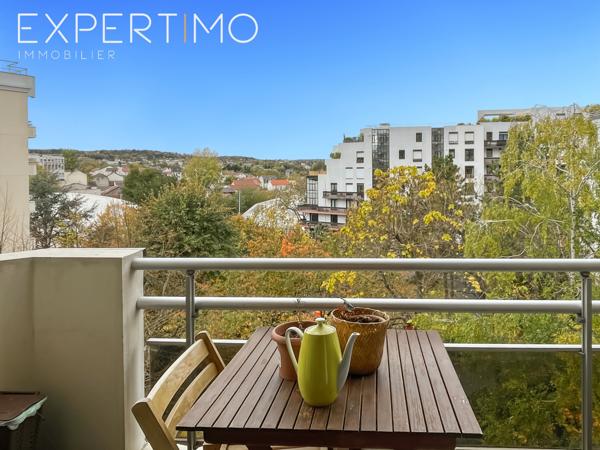 Issy-les-Moulineaux (92130) Résidence calme - T3 de 67 m² avec balcon