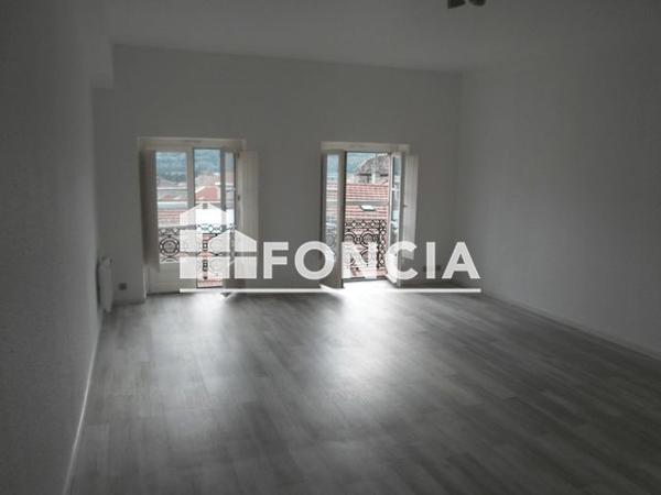 Location Appartement 2 pièces 51.44 m² - 44 RUE DE VERDUN St Vallier 26240