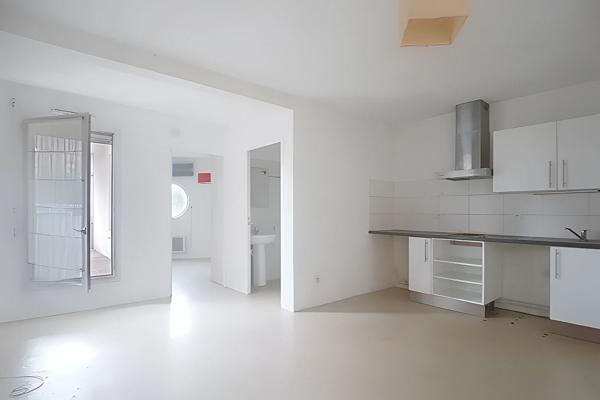À vendre : Appartement 2 pièces à Pau terrasse parking couvert et cave