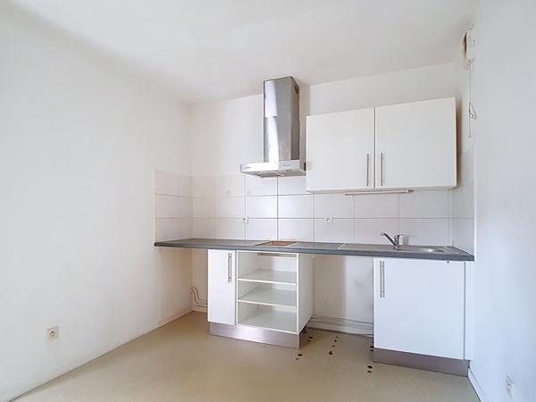 À vendre : Appartement 2 pièces à Pau terrasse parking couvert et cave