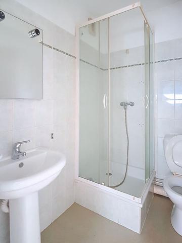 À vendre : Appartement 2 pièces à Pau terrasse parking couvert et cave