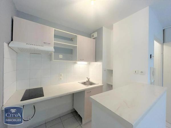 Appartement à louer 2 pièces 33.78m² Coutras (33230)