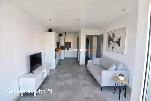 Vente                                                      Appartement
                        
                     3 pièces                      55 m2                     à Le Grau-du-Roi