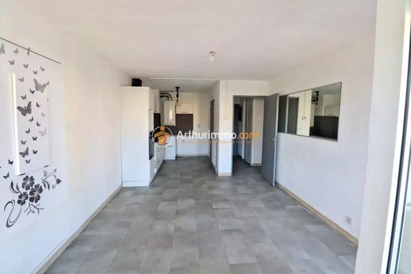 Vente                                                      Appartement
                        
                     3 pièces                      55 m2                     à Le Grau-du-Roi