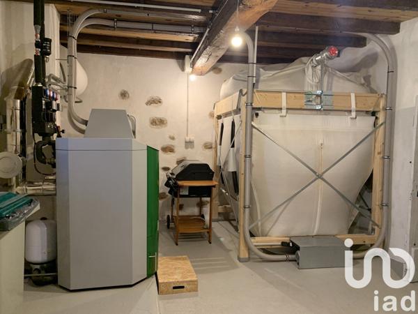 Maison 7 pièces de 198 m² à Manot (16500)