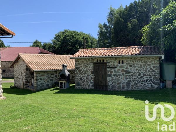 Maison 7 pièces de 198 m² à Manot (16500)