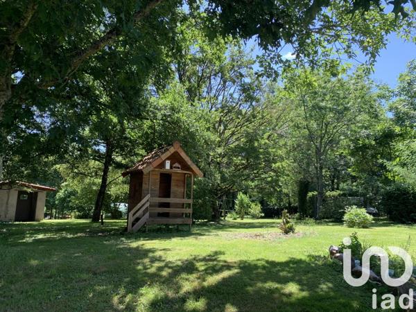 Maison 7 pièces de 198 m² à Manot (16500)