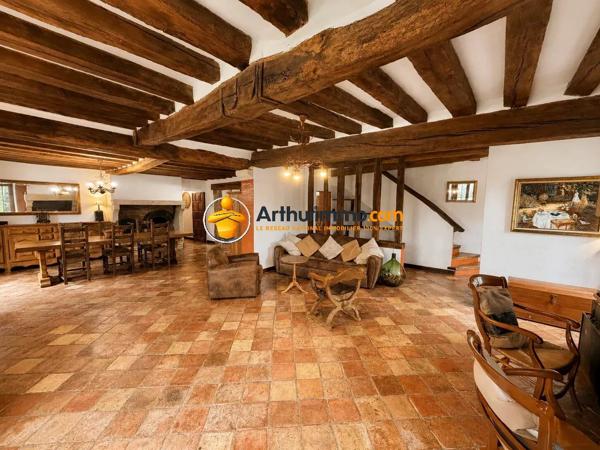 Vente                                                      Maison
                        
                     8 pièces                      280 m2                     à La Ferté-sous-Jouarre