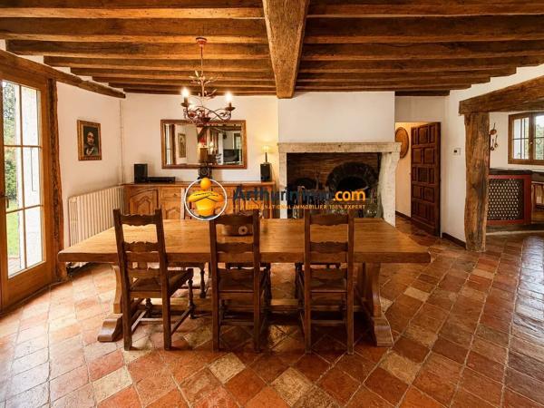 Vente                                                      Maison
                        
                     8 pièces                      280 m2                     à La Ferté-sous-Jouarre