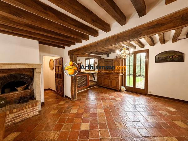Vente                                                      Maison
                        
                     8 pièces                      280 m2                     à La Ferté-sous-Jouarre