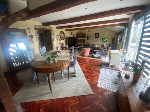 Maison de 4 pieces a Loyat  (56800)