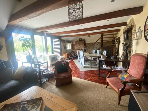 Maison de 4 pieces a Loyat  (56800)