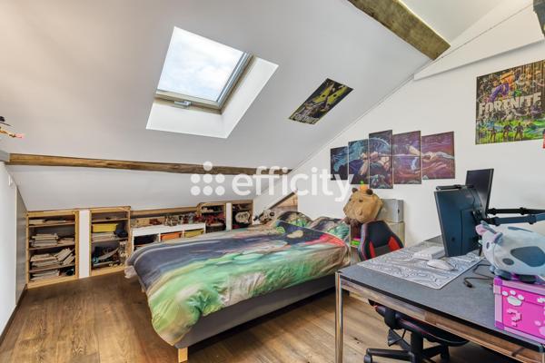 Maison 5 pièces - 220 m² Exclusivité efficity