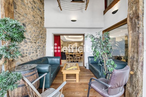 Maison 5 pièces - 220 m² Exclusivité efficity