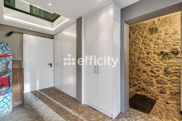 Maison 5 pièces - 220 m² Exclusivité efficity