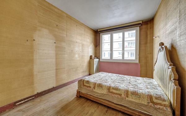 Appartement à vendre    5 pièces • 102,54 m2 Issy-les-Moulineaux