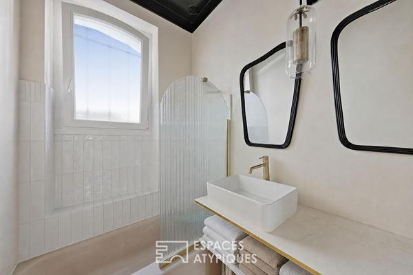 Belle meulière rénovée par un architecte d’intérieur et son jardin méditerranéen