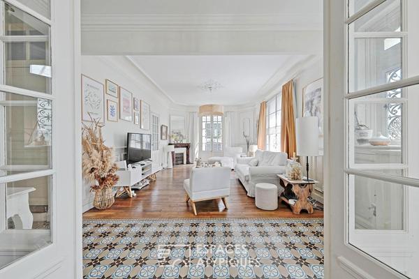 Belle meulière rénovée par un architecte d’intérieur et son jardin méditerranéen