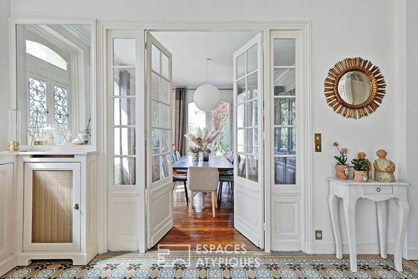 Belle meulière rénovée par un architecte d’intérieur et son jardin méditerranéen