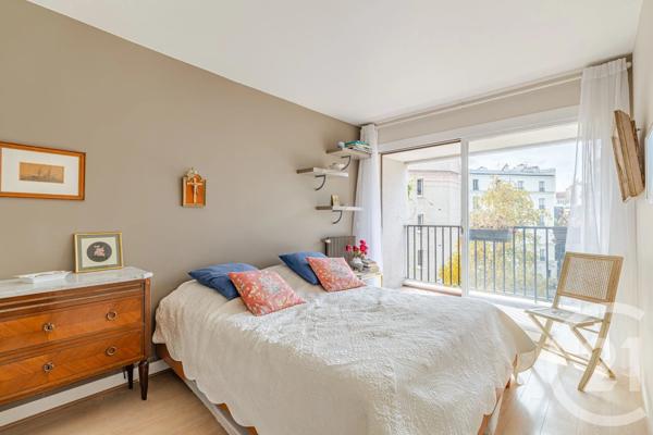 Appartement F4 à vendre  4 pièces - 97 m 2   PARIS  - 75014