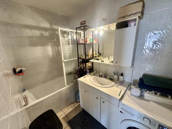 T3 d’environ 66 m² avec balcon – Idéal résidence principale ou investissement