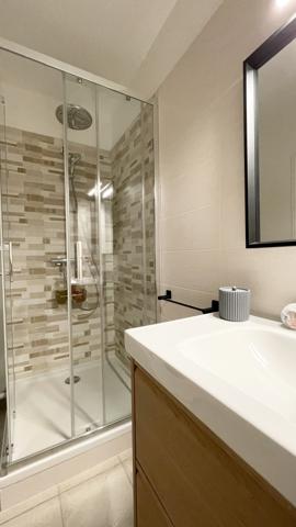 Appartement
         4 pièces
        - 91 m² 399 000 € *