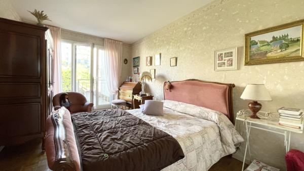 Appartement
         4 pièces
        - 91 m² 399 000 € *