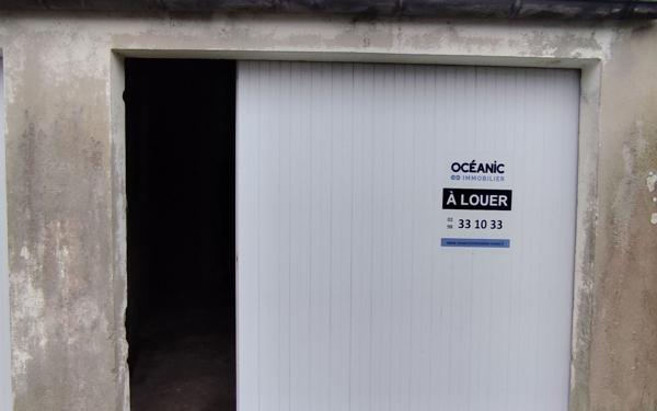 Stationnement à louer    13 m2 Brest